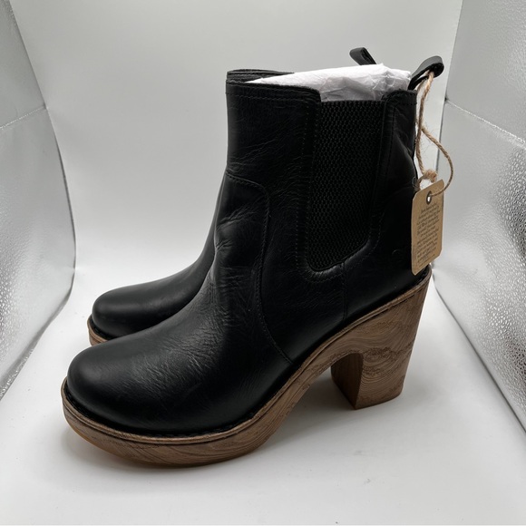 NWT Born Women's Channing Grafite Chelsea Boot wooden heel  10M black leather - Picture 1 of 9
